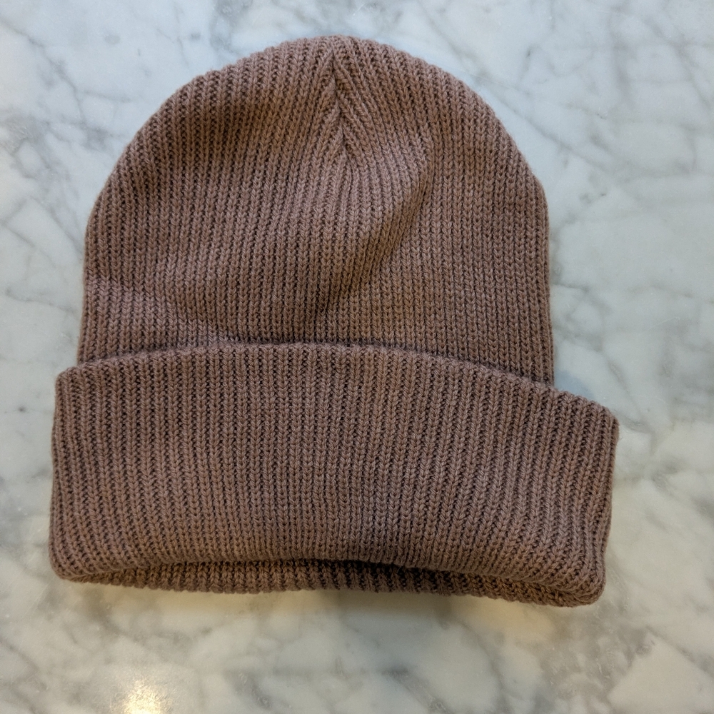 Aritzia Cozy Knit Beanie